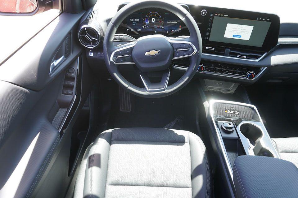 new 2026 Chevrolet Equinox car, priced at $31,440