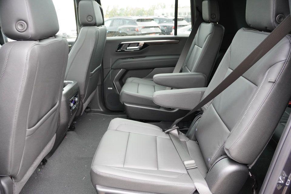 new 2026 Chevrolet Suburban car, priced at $76,213