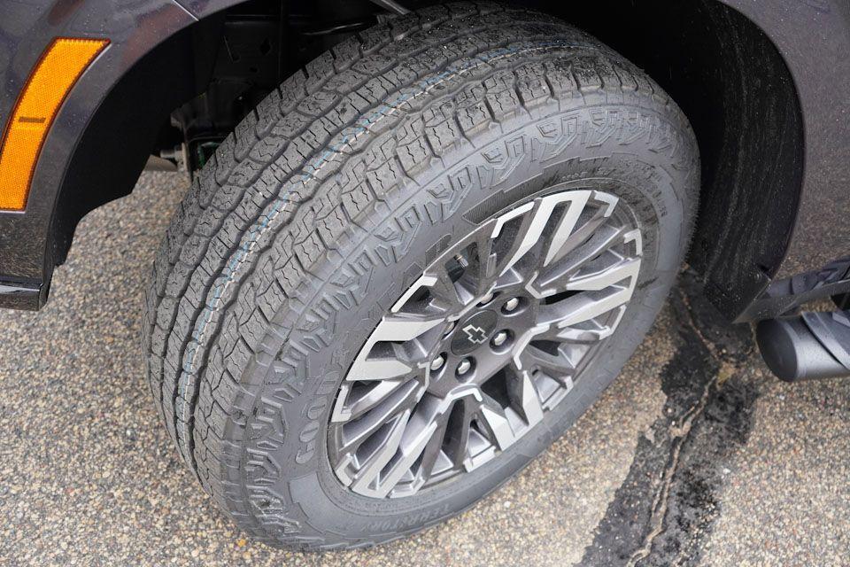 new 2026 Chevrolet Suburban car, priced at $76,213