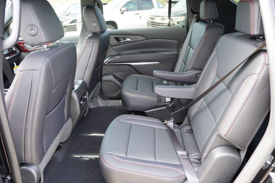 new 2026 Chevrolet Traverse car, priced at $49,661