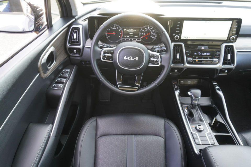 used 2022 Kia Sorento car, priced at $29,546