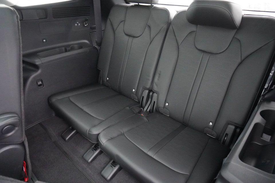 new 2025 Kia Sorento car, priced at $38,356