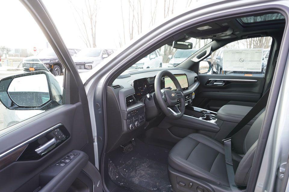 new 2025 Chevrolet Suburban car, priced at $71,580