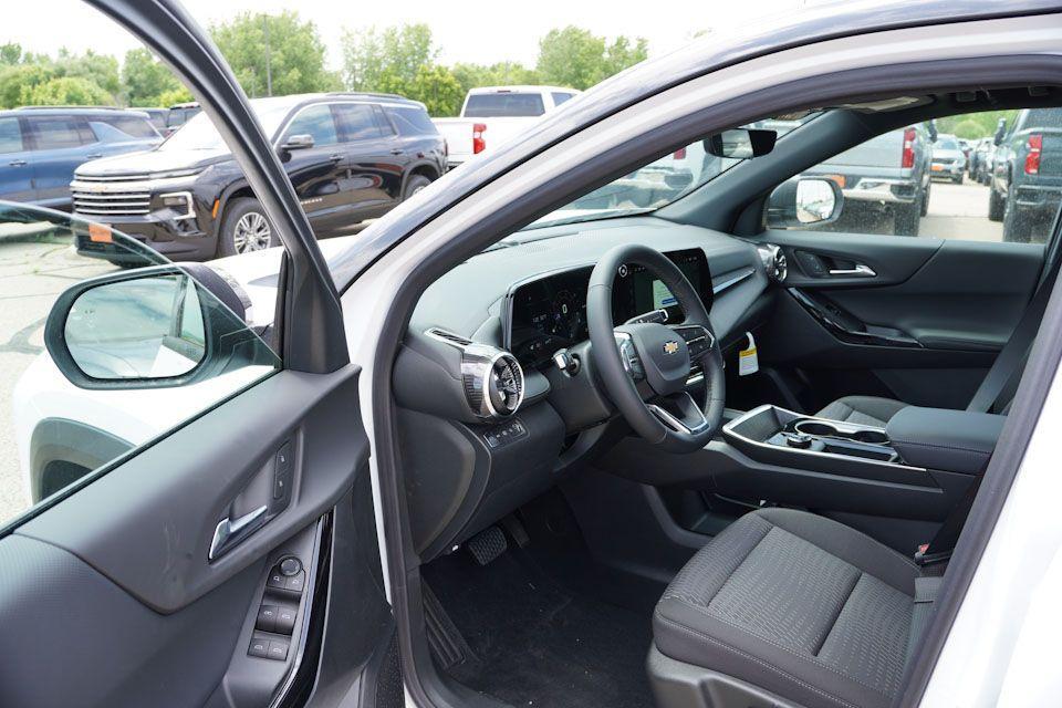 new 2026 Chevrolet Equinox car, priced at $30,233