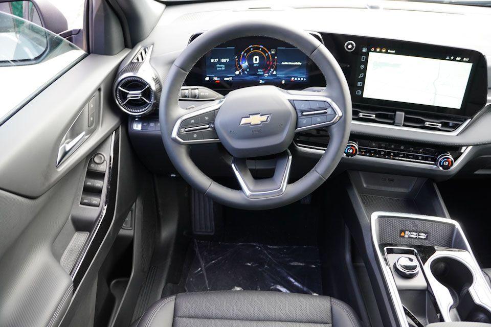 new 2026 Chevrolet Equinox car, priced at $31,890