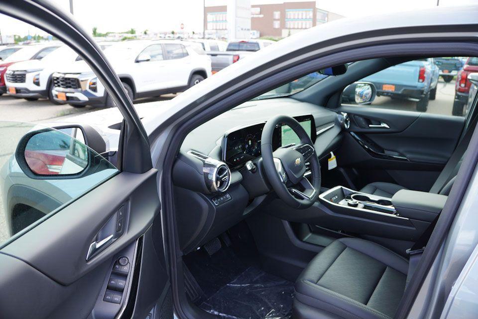 new 2026 Chevrolet Equinox car, priced at $31,890
