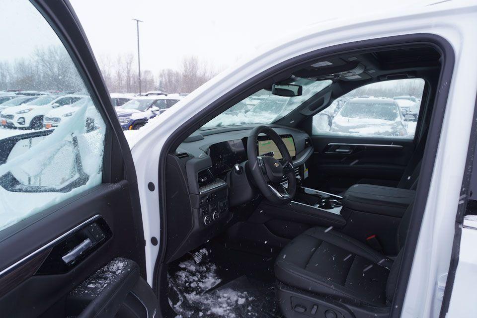 new 2025 Chevrolet Suburban car, priced at $70,370