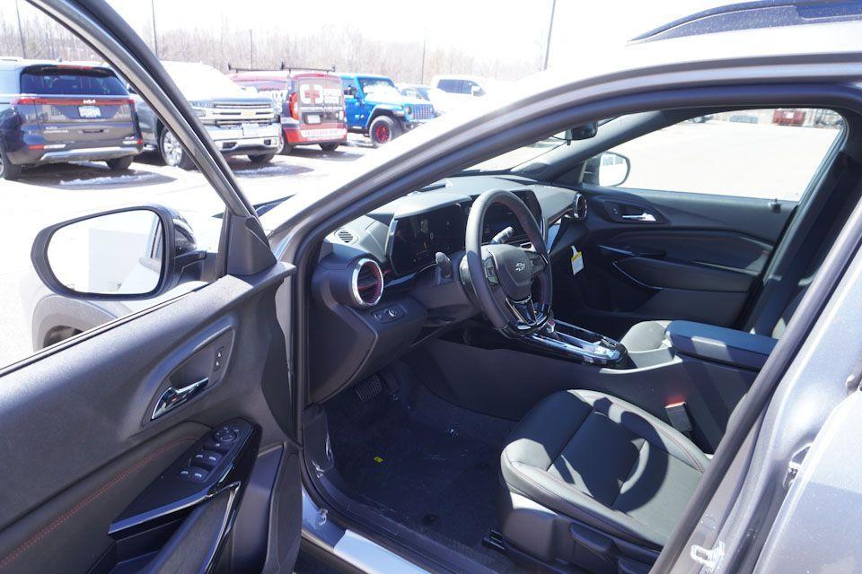 new 2025 Chevrolet Trax car, priced at $25,448