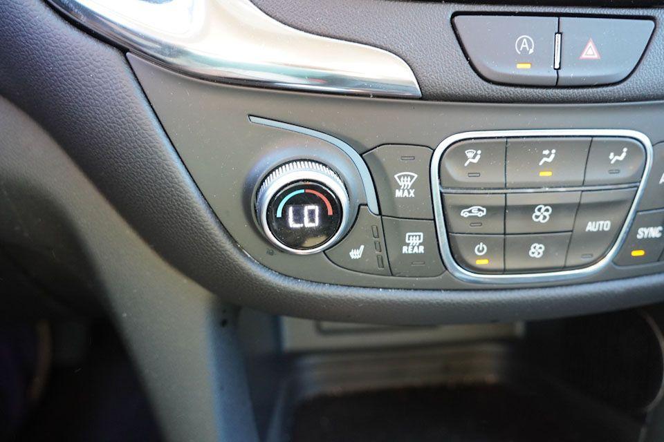 used 2022 Chevrolet Equinox car, priced at $23,362