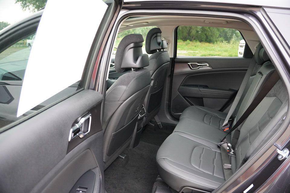 new 2026 Kia Sportage car, priced at $35,929
