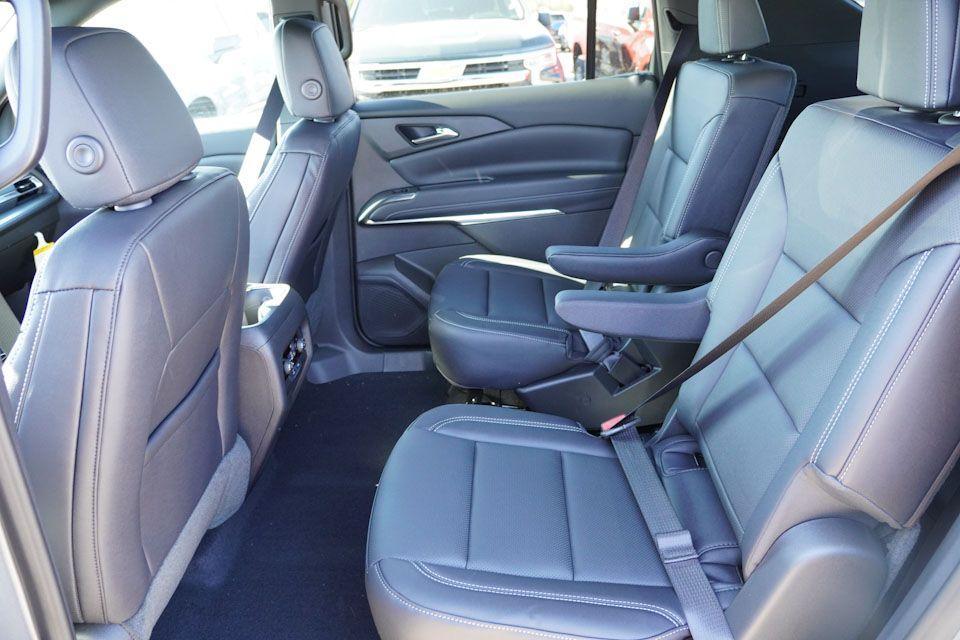 new 2026 Chevrolet Traverse car, priced at $43,720