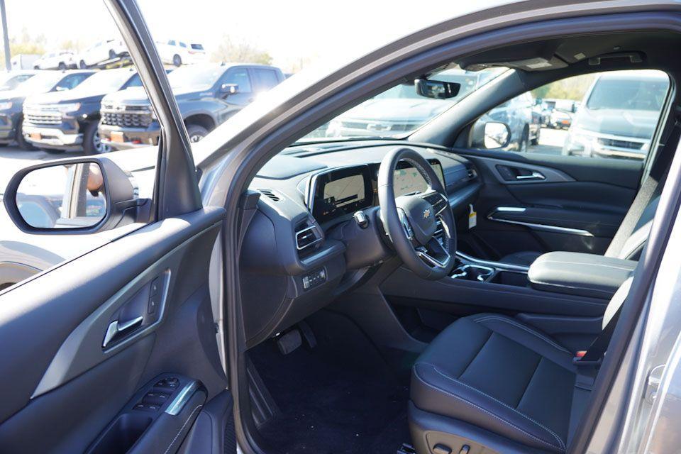 new 2026 Chevrolet Traverse car, priced at $43,720