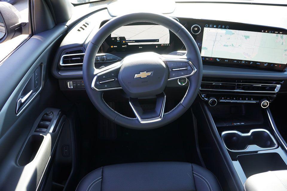 new 2026 Chevrolet Traverse car, priced at $43,720