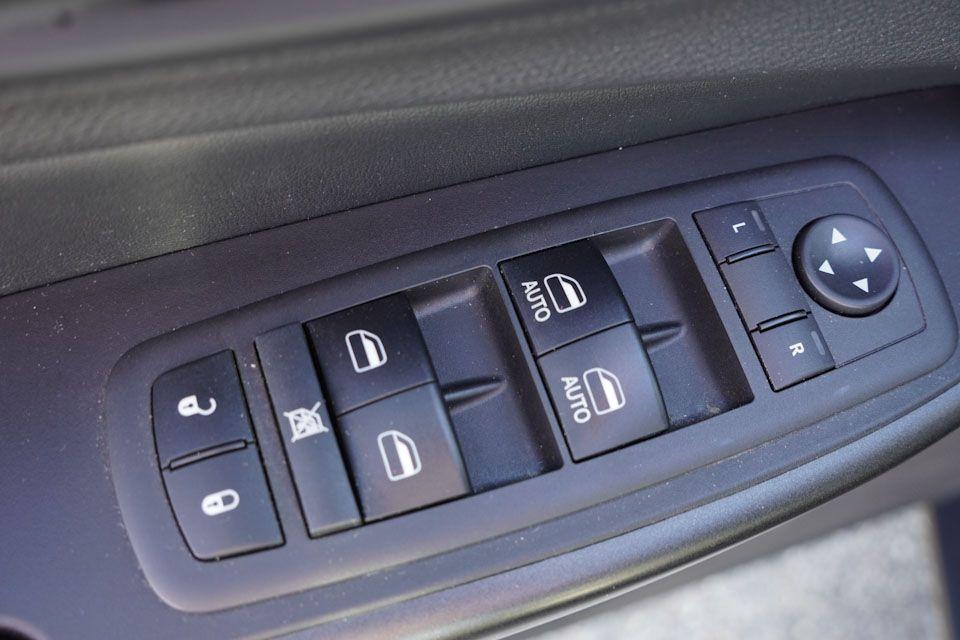 used 2019 Jeep Cherokee car, priced at $22,989