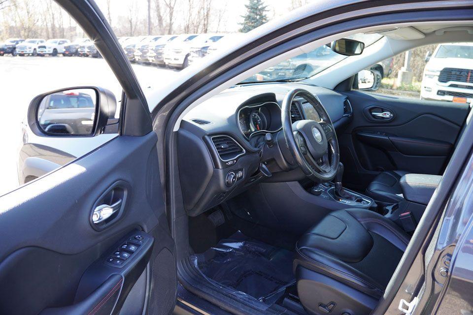 used 2019 Jeep Cherokee car, priced at $22,989