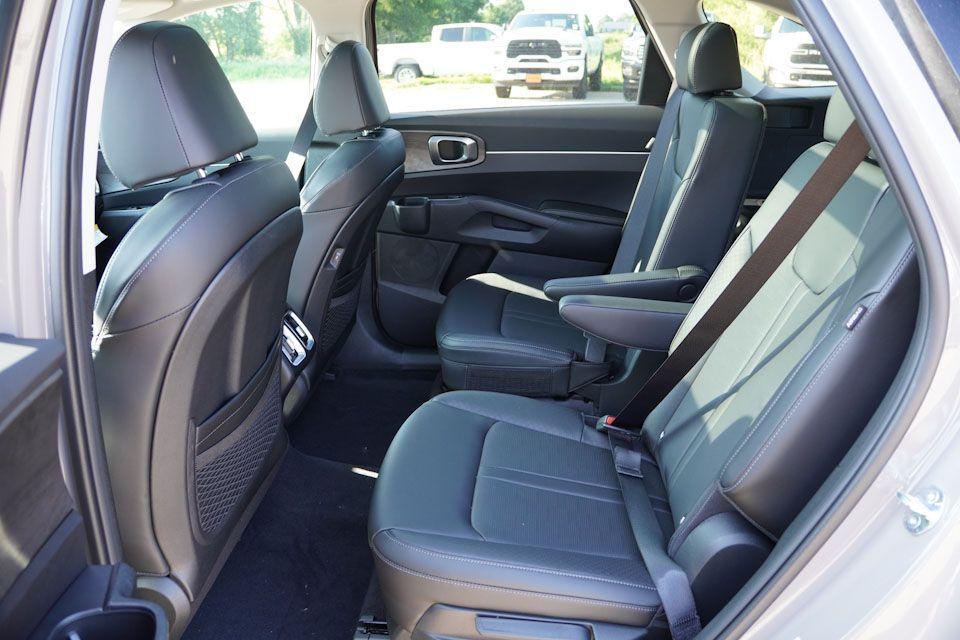 new 2025 Kia Sorento car, priced at $36,904