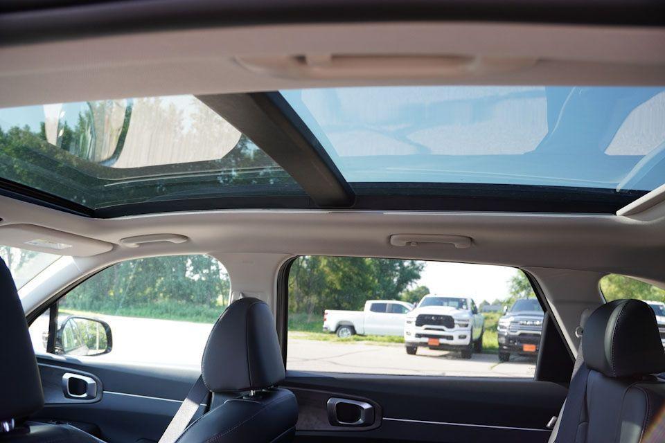 new 2025 Kia Sorento car, priced at $36,904