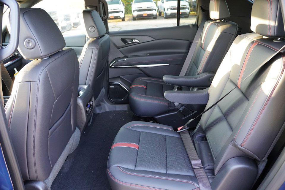 new 2026 Chevrolet Traverse car, priced at $58,020