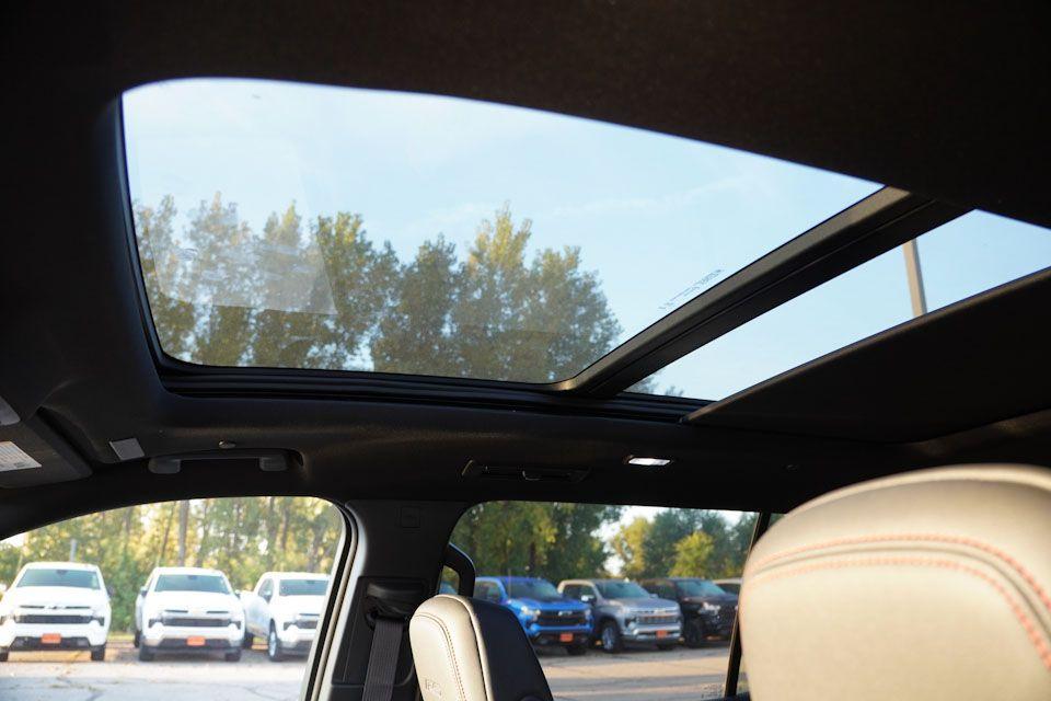 new 2026 Chevrolet Traverse car, priced at $58,020