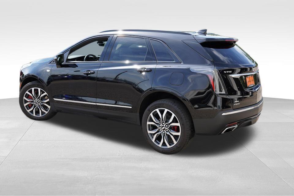 used 2023 Cadillac XT5 car, priced at $39,524