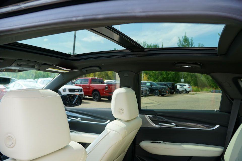 used 2023 Cadillac XT5 car, priced at $39,524