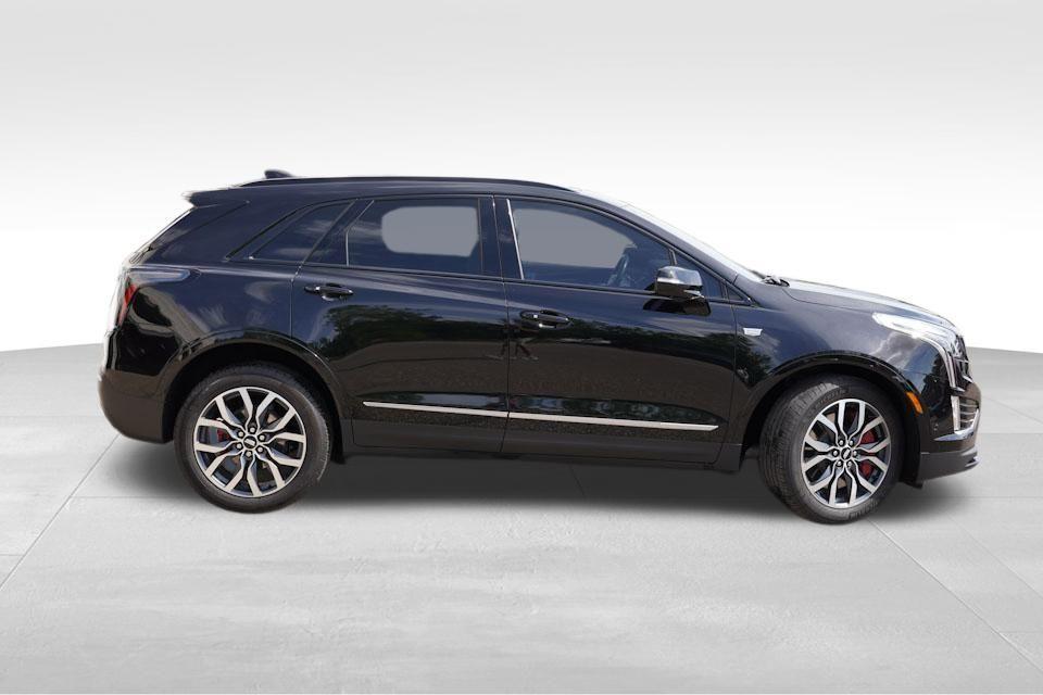 used 2023 Cadillac XT5 car, priced at $39,524