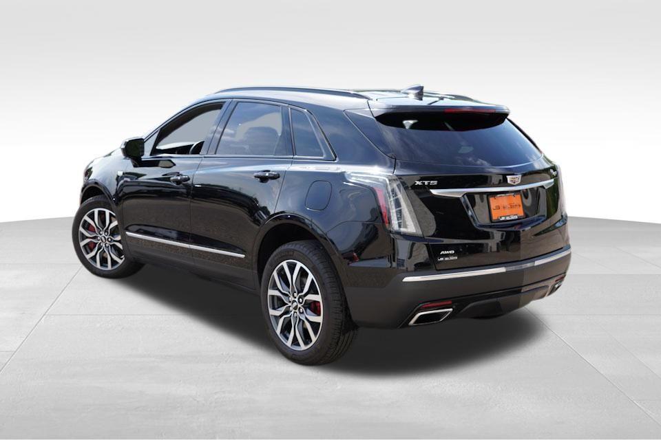 used 2023 Cadillac XT5 car, priced at $39,524