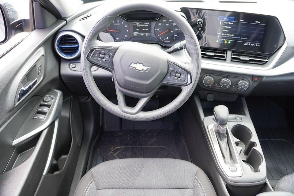 new 2025 Chevrolet Trax car, priced at $21,150