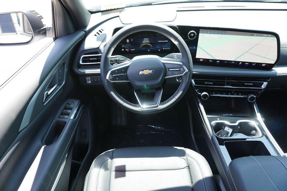 new 2025 Chevrolet Traverse car, priced at $43,598