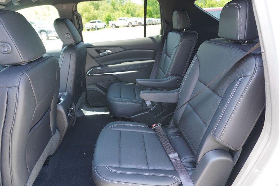 new 2025 Chevrolet Traverse car, priced at $43,598