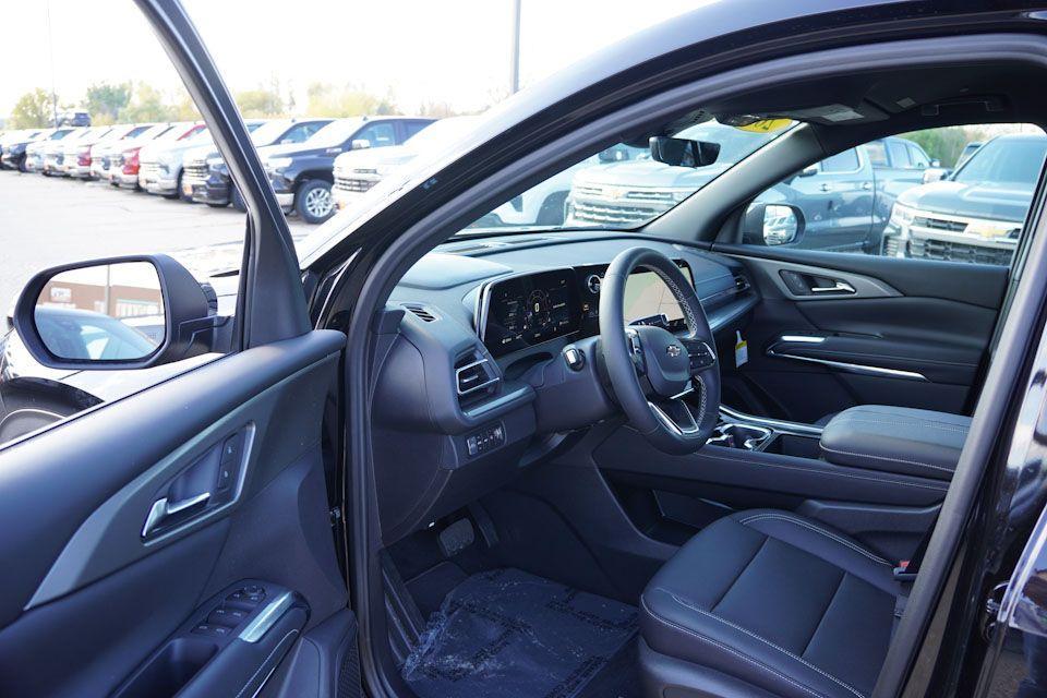 new 2026 Chevrolet Traverse car, priced at $45,405