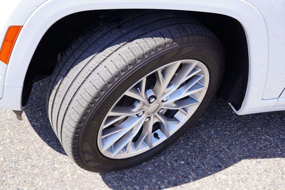 used 2024 Jeep Grand Cherokee L car, priced at $50,747