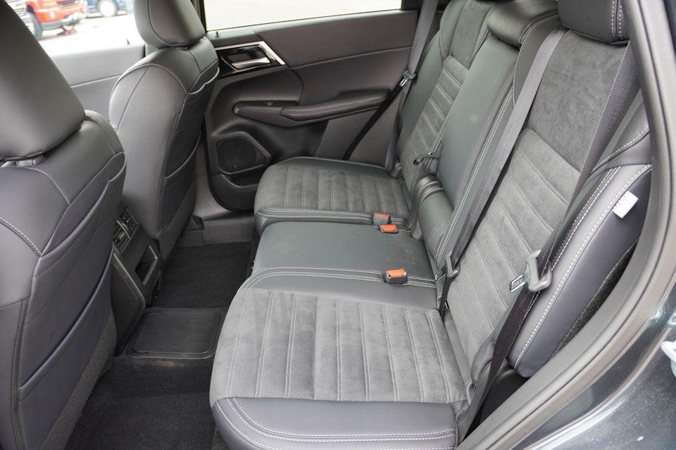 used 2025 Mitsubishi Outlander PHEV car, priced at $31,446