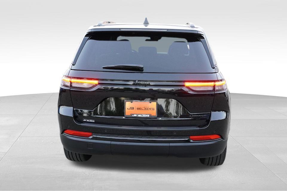 used 2025 Jeep Grand Cherokee car, priced at $39,289