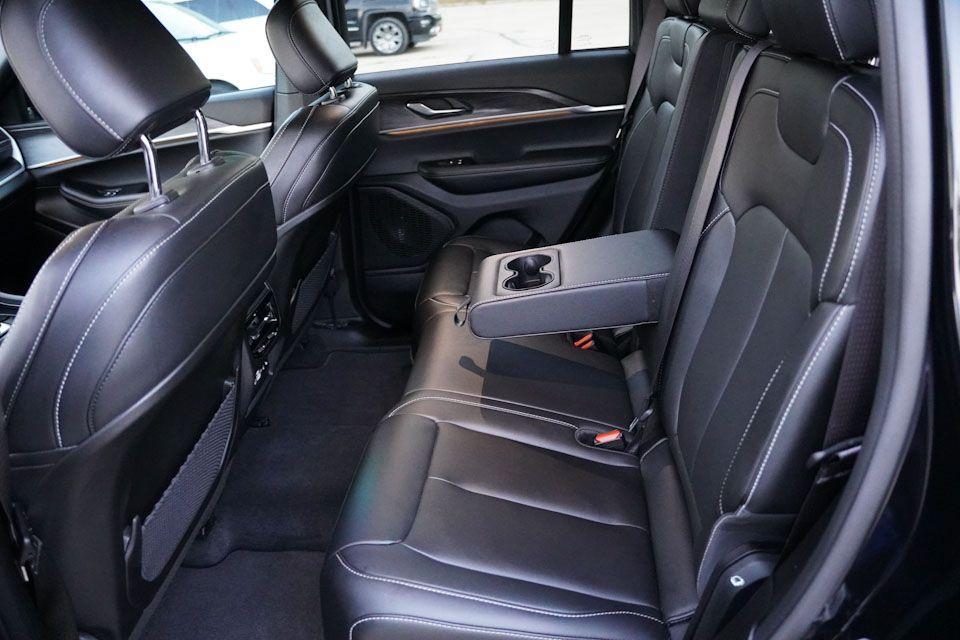 used 2025 Jeep Grand Cherokee car, priced at $39,289