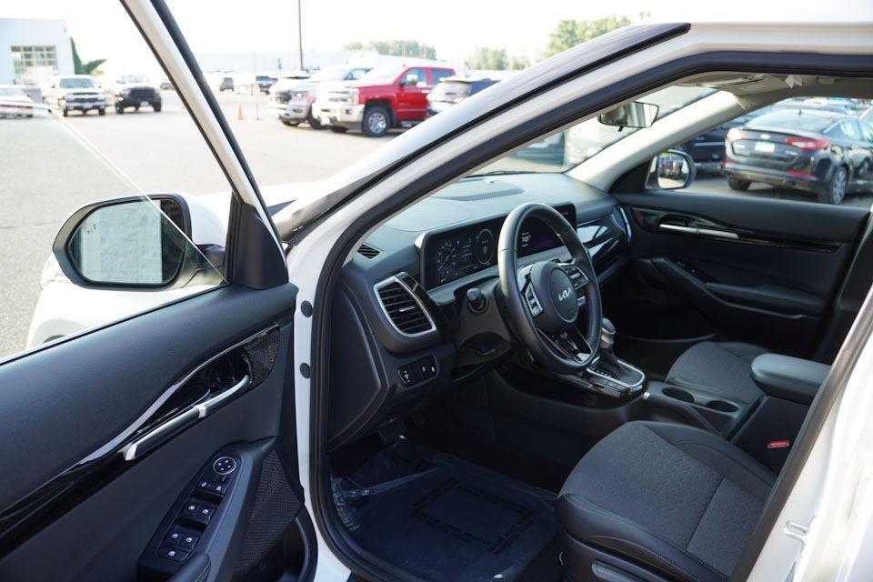 used 2024 Kia Seltos car, priced at $22,919
