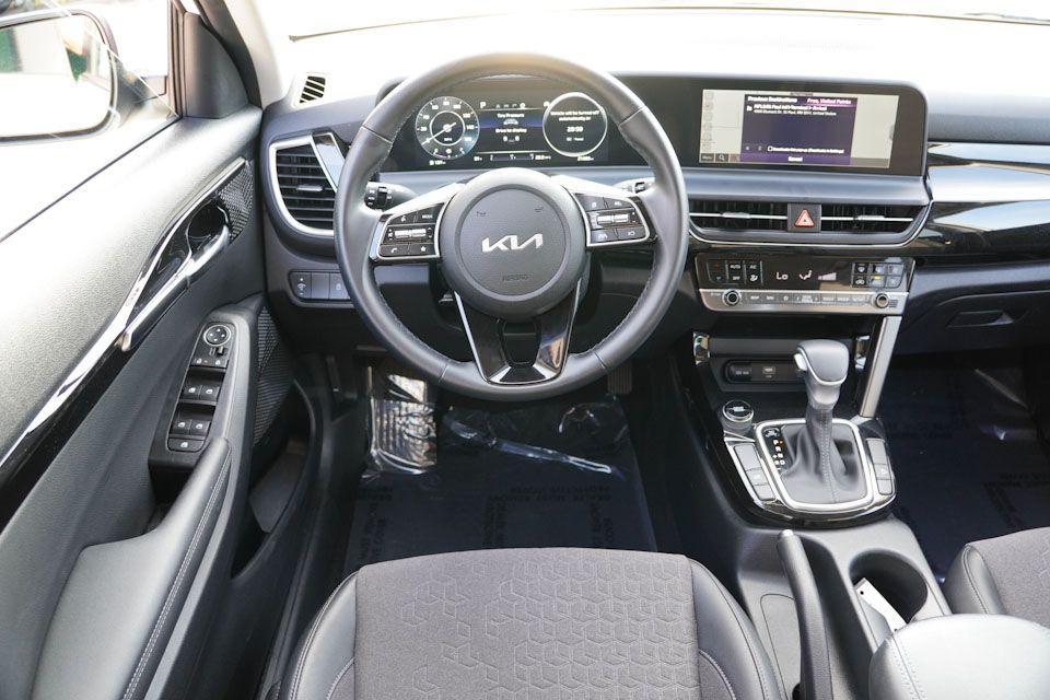 used 2024 Kia Seltos car, priced at $22,919