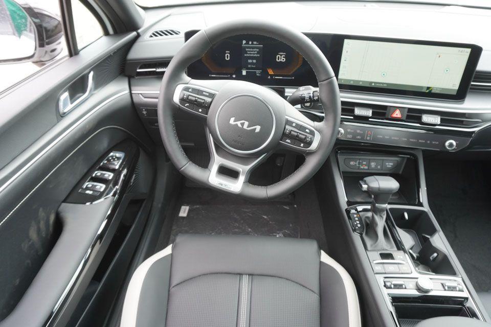 new 2025 Kia K5 car, priced at $29,978