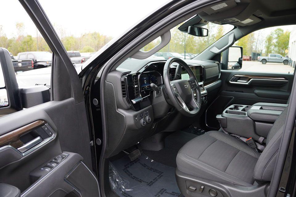 used 2025 Chevrolet Silverado 3500 car, priced at $58,996