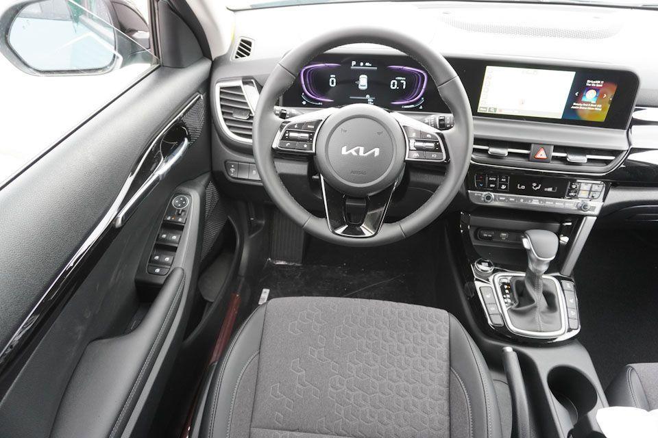new 2025 Kia Seltos car, priced at $26,225