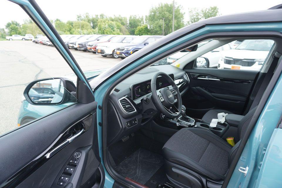 new 2025 Kia Seltos car, priced at $26,225