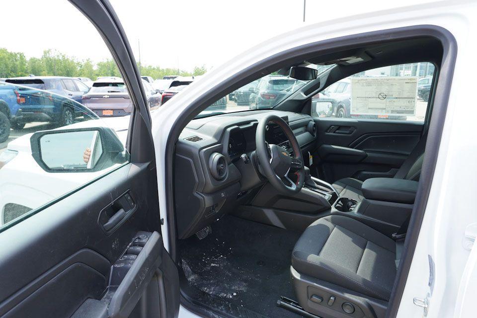 new 2025 Chevrolet Colorado car, priced at $35,880