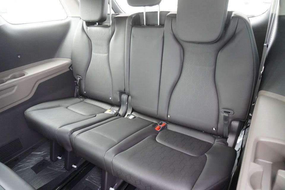 new 2025 Kia Carnival car, priced at $37,801