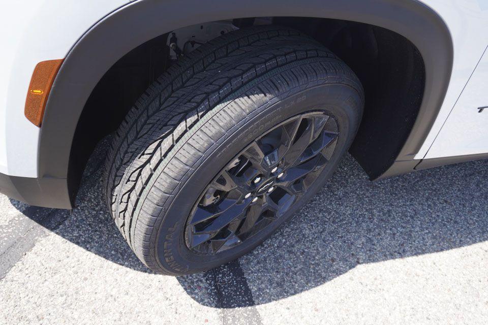 new 2025 Chevrolet Traverse car, priced at $45,675