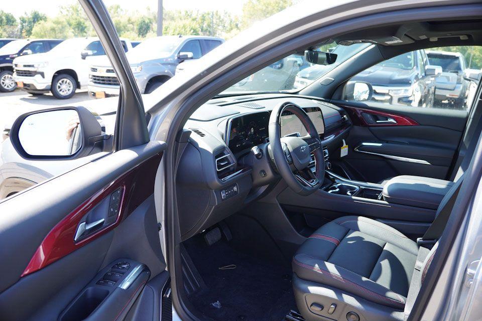 new 2026 Chevrolet Traverse car, priced at $58,020