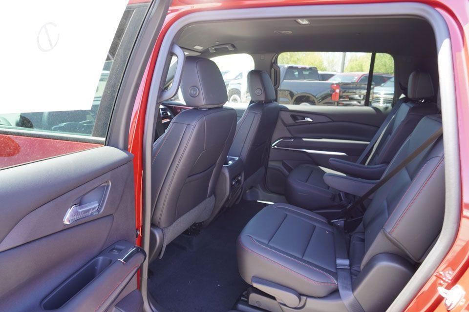 new 2025 Chevrolet Traverse car, priced at $48,010