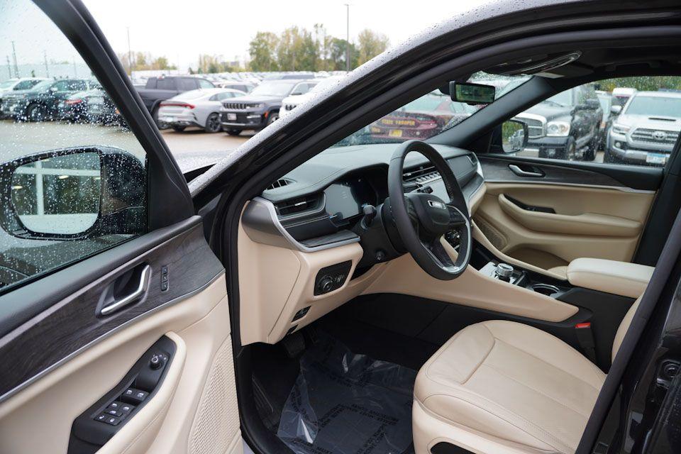 used 2024 Jeep Grand Cherokee L car, priced at $34,747