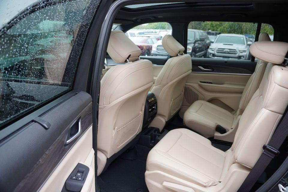 used 2024 Jeep Grand Cherokee L car, priced at $34,747