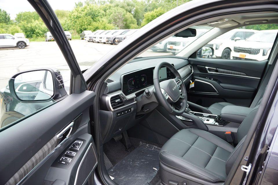 new 2025 Kia Telluride car, priced at $42,342