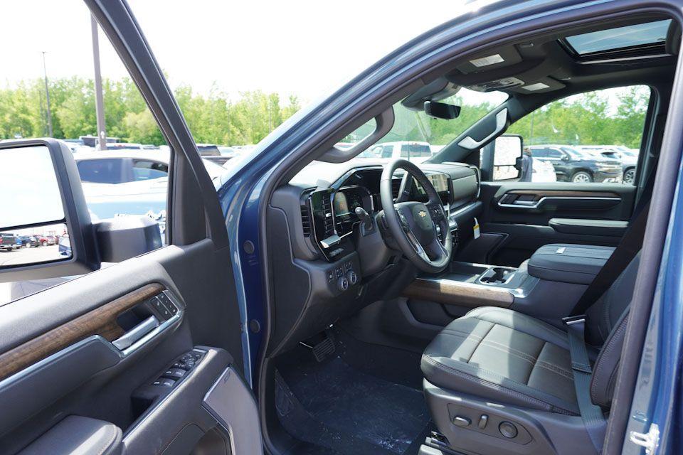new 2025 Chevrolet Silverado 3500 car, priced at $79,870